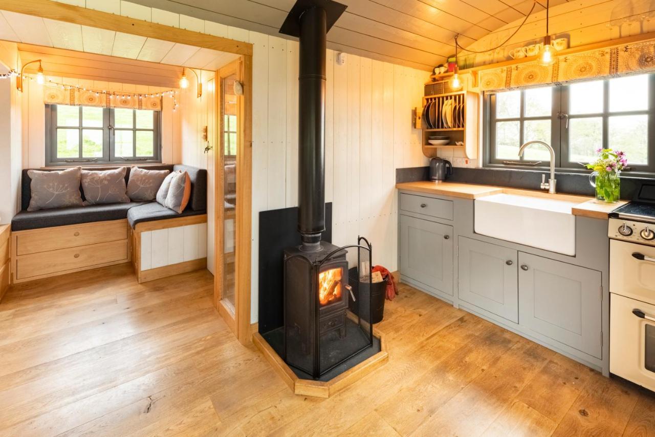 Tilbury Shepherd Huts With Hot Tubs Plus Holiday Cottages West Bagborough Εξωτερικό φωτογραφία